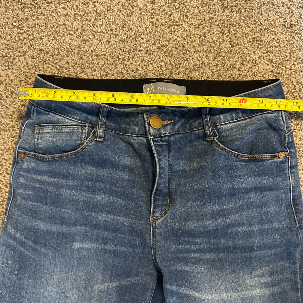 Wit & Wisdom 'Ab'Solution Raw Hem Slim Straight Jeans - Size 6 - Medium Wash - Picture 5 of 8